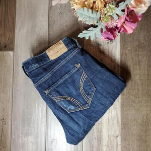 Hollister Dark Wash 26/35 3L Social Stretch Distressed Jeans NWOT